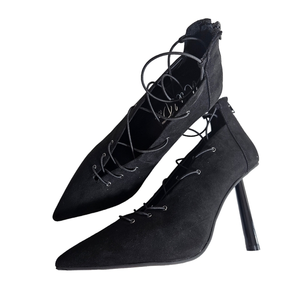 Wild Pair Dezmun Black Closed Pointed Toe Faux Suede Lace Up Heels Sz 11M - Picture 1 of 12